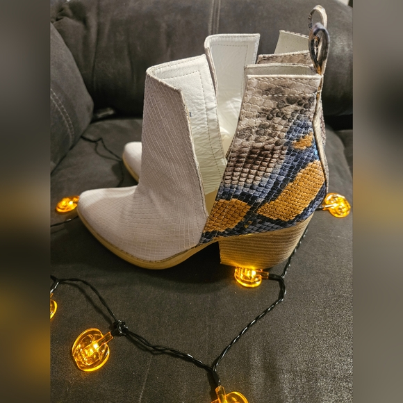 ARIDER GIRLWomen's Snake Print Ankle Boots Booties SZ6.5 - Picture 4 of 13